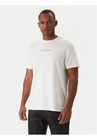 Guess T-Shirt M6RI02 KBZV1 Biały Regular Fit. Kolor: biały. Materiał: bawełna #1