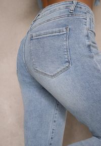 Renee - Niebieskie Jeansy Mom Fit High Waist Delonwen. Okazja: na co dzień. Stan: podwyższony. Kolor: niebieski. Styl: elegancki, casual