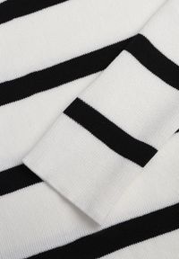 Renee - Biały Oversizowy Sweter z Rękawami o Fasonie Nietoperz i Wzorem w Paski Eistauma. Kolor: biały. Wzór: paski #5