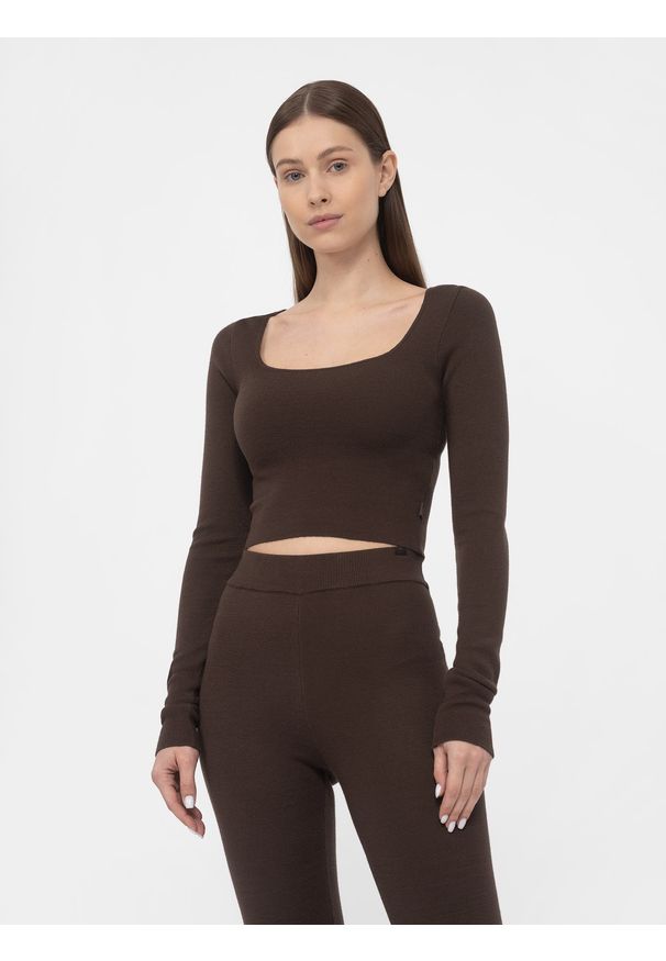 4f - 4F Longsleeve crop-top slim gładki damski L. Okazja: na co dzień. Kolor: brązowy. Materiał: dzianina, materiał, wiskoza. Długość rękawa: długi rękaw. Wzór: gładki. Styl: casual