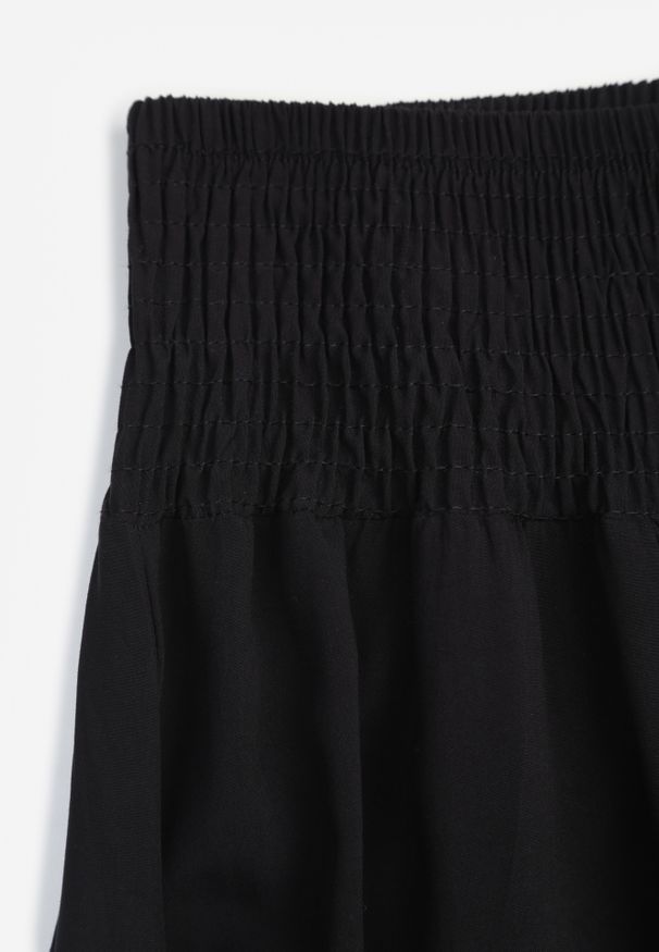 Renee - Czarne Szerokie Spodnie High Waist o Długości 7/8 Rathi. Stan: podwyższony. Kolor: czarny. Materiał: tkanina, wiskoza