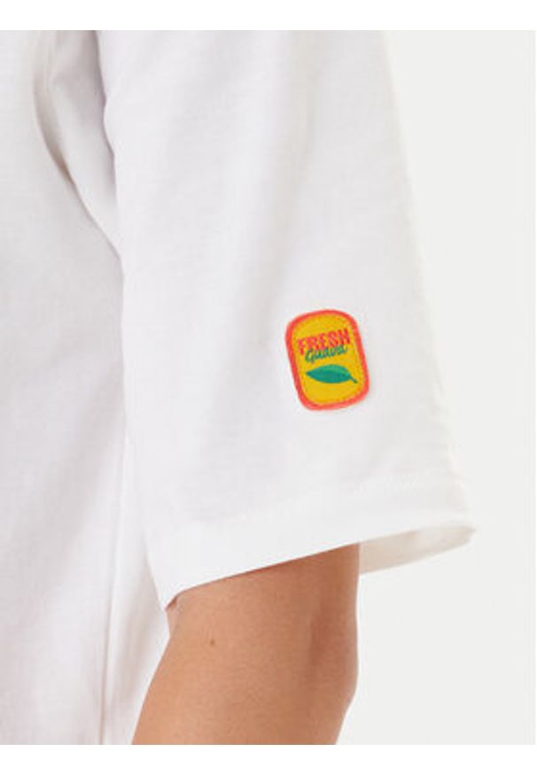 only - ONLY T-Shirt Phoebe 15351369 Biały Regular Fit. Kolor: biały. Materiał: bawełna