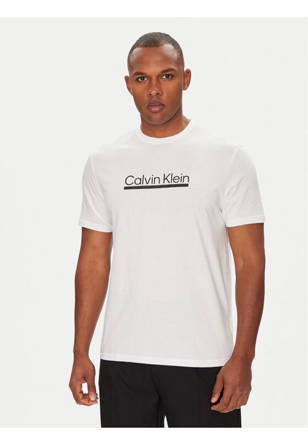 Calvin Klein T-Shirt Outline Tape Graphic LV04RC852G Biały Regular Fit. Kolor: biały. Materiał: bawełna