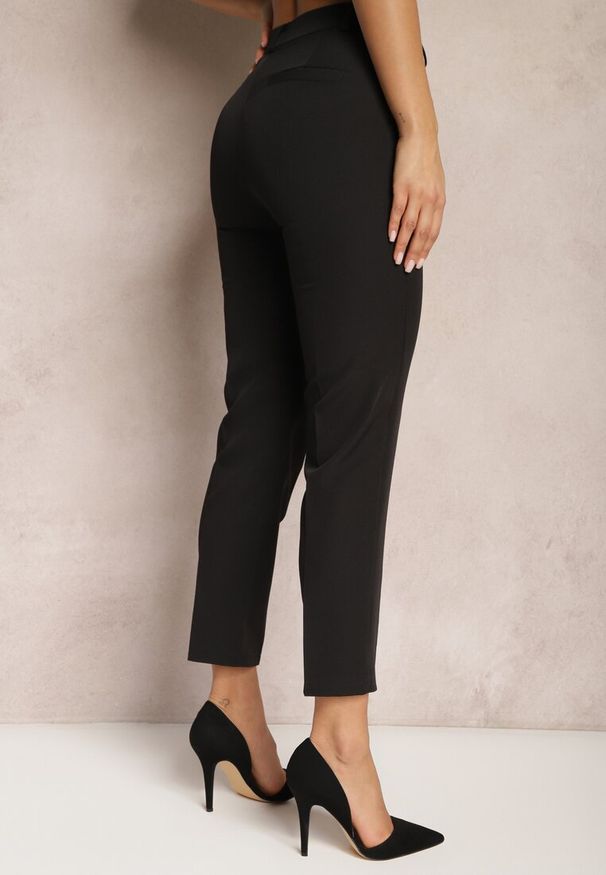 Renee - Czarne Spodnie Garniturowe Amarilis. Kolor: czarny. Styl: klasyczny