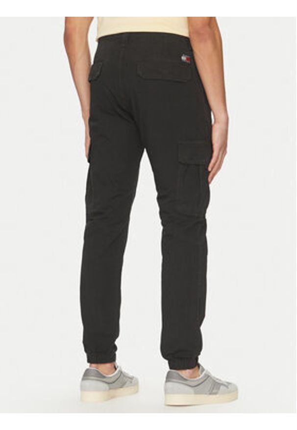 Tommy Jeans Joggery Ryan DM0DM20284 Czarny Regular Fit. Kolor: czarny. Materiał: bawełna