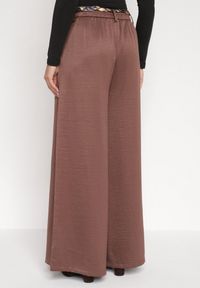 Born2be - Brązowe Spodnie o Szerokim Kroju Ozdobione Paskiem Tusrina. Okazja: na co dzień. Kolor: brązowy. Materiał: jeans. Wzór: aplikacja. Styl: klasyczny, casual, elegancki #5