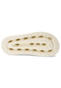 Beżowe Klapki Filippo Modne Buty Damskie Na Platformie. Okazja: na co dzień. Kolor: beżowy. Wzór: aplikacja. Obcas: na platformie. Styl: casual, elegancki #6