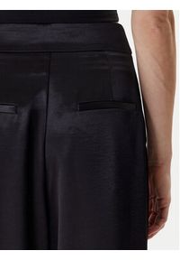 Guess Spodnie materiałowe W6RB66 W2612 Czarny Regular Fit. Kolor: czarny. Materiał: syntetyk #3