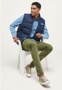 Mustang - MĘSKI BEZRĘKAWNIK MUSTANG Dennis Denim Quilt Denim Blue 1013496 5000 800. Materiał: denim. Długość rękawa: bez rękawów #3