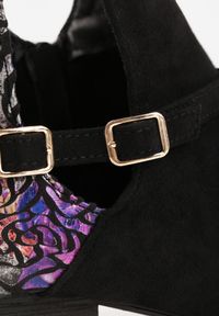 Renee - Czarne Botki Vices na Słupku Ozdobione Kwiatami Selianor. Okazja: na spacer. Kolor: czarny. Materiał: wełna. Wzór: kwiaty, aplikacja. Sezon: jesień. Obcas: na słupku. Styl: wizytowy, klasyczny, elegancki #9