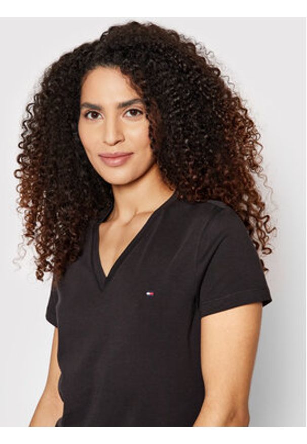 TOMMY HILFIGER - Tommy Hilfiger T-Shirt Heritage Tee WW0WW24969 Czarny Regular Fit. Kolor: czarny. Materiał: bawełna