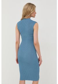 Guess sukienka mini dopasowana. Kolor: niebieski. Materiał: dzianina. Wzór: gładki. Typ sukienki: dopasowane. Długość: mini #5