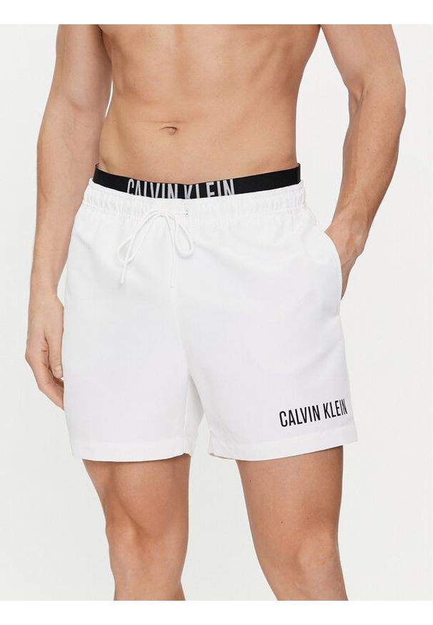 Calvin Klein Swimwear Szorty kąpielowe KM0KM00992 Biały Regular Fit. Kolor: biały. Materiał: syntetyk