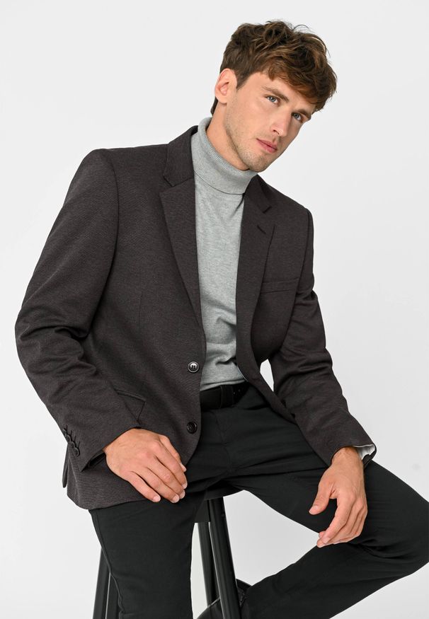 Volcano - Jednorzędowa marynarka JB-RIZE. Okazja: na co dzień, do pracy, na spotkanie biznesowe. Materiał: dzianina, tkanina. Wzór: ze splotem. Styl: biznesowy, klasyczny, casual