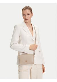 Calvin Klein Jeans Torebka Minimal Monogram Ew Camera Bag LV04K3162G Écru. Materiał: skórzane