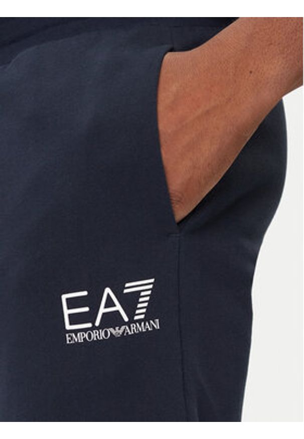 EA7 Emporio Armani Dres 7M000966 AF10377 UB102 Granatowy Slim Fit. Kolor: niebieski. Materiał: bawełna