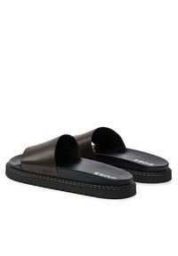 BOSS - Boss Klapki Cliff Slid Lt 50516786 Brązowy. Kolor: brązowy. Materiał: skóra #4