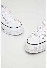 Converse – Tenisówki Chuck Taylor All Star Lift. Nosek buta: okrągły. Zapięcie: sznurówki. Kolor: biały. Materiał: guma. Obcas: na platformie
