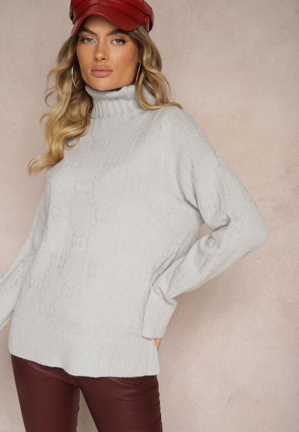 Renee - Szary Golf o Klasycznym Kroju Savelle. Okazja: na co dzień. Typ kołnierza: golf. Kolor: szary. Materiał: jeans. Długość rękawa: długi rękaw. Długość: długie. Styl: klasyczny