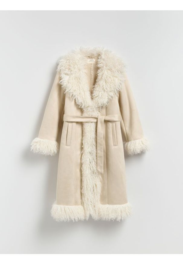 Reserved - Płaszcz ze sztucznym futrem - złamana biel. Materiał: futro