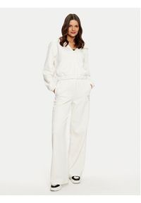Guess Spodnie dresowe V5RB12 KC3D2 Écru Regular Fit. Materiał: syntetyk