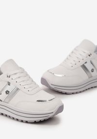 Born2be - Białe Sneakersy na Platformie z Ozdobnymi Wstawkami Nabba. Okazja: na co dzień. Kolor: biały. Obcas: na platformie