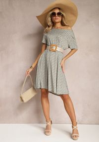 Renee - Zielono-Beżowa Rozkloszowana Sukienka w Ornamentalny Wzór z Wiskozy Oflia. Kolor: zielony. Materiał: wiskoza. Sezon: lato