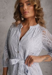 Renee - Niebieska Koronkowa Sukienka Boho Rozkloszowana z Paskiem w Talii Irinsea. Okazja: na co dzień. Kolor: niebieski. Materiał: koronka. Wzór: koronka. Typ sukienki: rozkloszowane, proste. Styl: boho #7