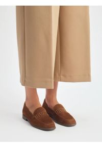 Ryłko - Brązowe mokasyny z ćwiekami. Kolor: brązowy. Materiał: skóra, welur. Styl: street #1