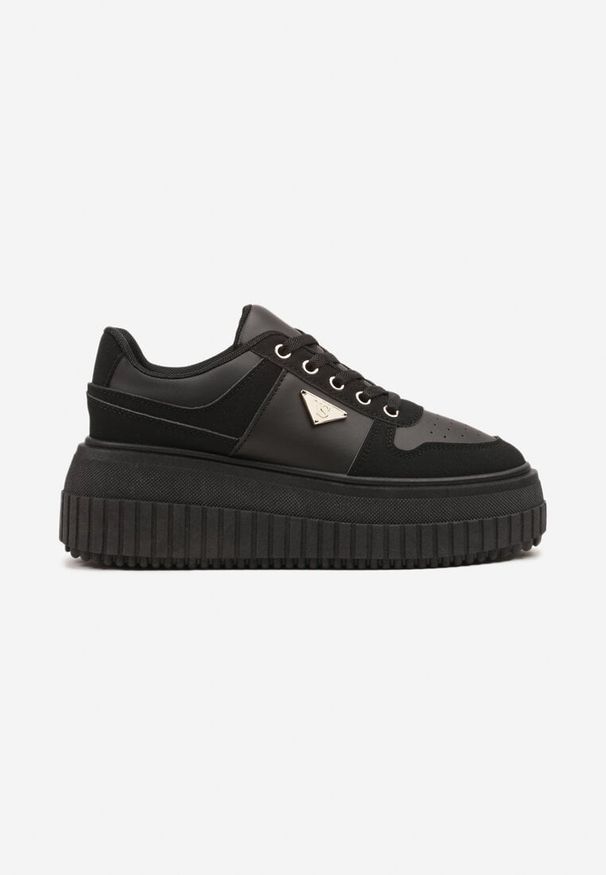 Born2be - Czarne Sneakersy Vices na Grubej Podeszwie z Tłoczeniem i Aplikacją Trójkąta Woriri. Nosek buta: okrągły. Zapięcie: sznurówki. Kolor: czarny. Materiał: jeans. Wzór: aplikacja