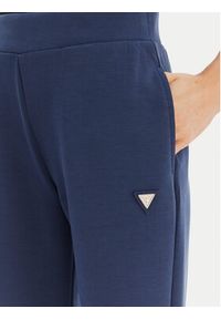 Guess Spodnie dresowe V4YB08 KCAY2 Granatowy Regular Fit. Kolor: niebieski. Materiał: syntetyk #4