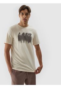 4f - T-shirt regular z nadrukiem męski - beżowy. Kolor: beżowy. Materiał: bawełna. Wzór: nadruk #1