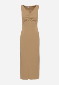 Born2be - Beżowa Dopasowana Sukienka z Wiskozą Ozdobiona Marszczeniem Siloria. Okazja: na co dzień. Typ kołnierza: dekolt w kształcie V. Kolor: beżowy. Materiał: wiskoza. Wzór: aplikacja. Sezon: lato. Typ sukienki: proste. Styl: casual, elegancki #5