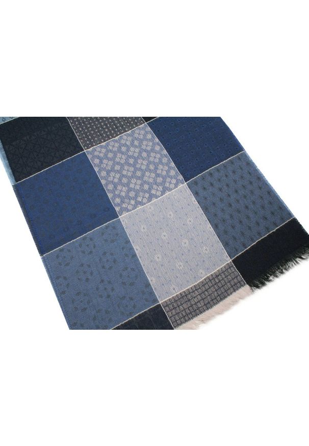 Duży Szal Męski - Wełniany z Domieszką Bawełny - V. Fraas - Odcienie Niebieskiego. Kolor: niebieski. Materiał: wełna, bawełna. Sezon: zima, lato. Styl: klasyczny, elegancki