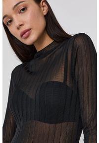 Guess Sweter damski kolor czarny z półgolfem. Kolor: czarny. Materiał: materiał, dzianina. Długość rękawa: długi rękaw. Długość: długie #1