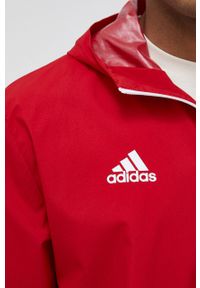 adidas Performance wiatrówka Entrada 22 kolor czerwony przejściowa. Kolor: czerwony. Materiał: materiał #2