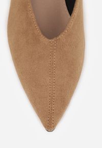 Born2be - Ciemnobeżowe Balerinki Vices ze Szpiczastym Noskiem Cariette. Okazja: na co dzień. Nosek buta: szpiczasty. Kolor: beżowy. Styl: casual, elegancki, wizytowy #6