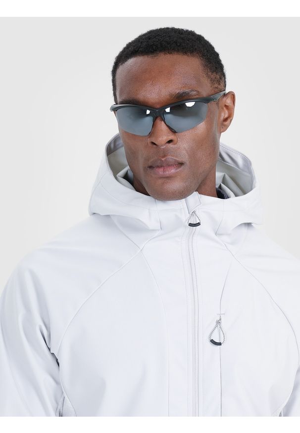 4f - 4F Kurtka softshell wiatroodporna membrana 10000 męska - szara 3XL. Typ kołnierza: kaptur. Kolor: szary. Materiał: softshell. Technologia: Windstopper