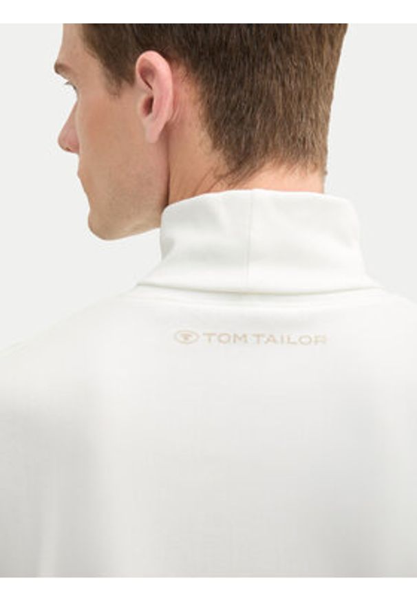 Tom Tailor Golf 1043993 Biały Regular Fit. Typ kołnierza: golf. Kolor: biały. Materiał: bawełna