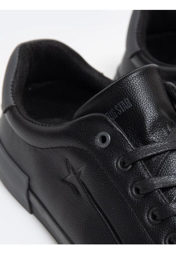 Big-Star - Sneakersy męskie ze skóry ekologicznej czarne OO174019 906. Okazja: na co dzień, na spacer. Nosek buta: okrągły. Kolor: czarny. Materiał: skóra ekologiczna. Szerokość cholewki: normalna. Sport: turystyka piesza
