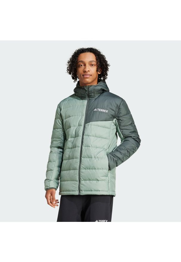 Adidas - Kurtka Terrex Multi Light Down Hooded. Kolor: zielony. Materiał: materiał, puch. Sport: turystyka piesza