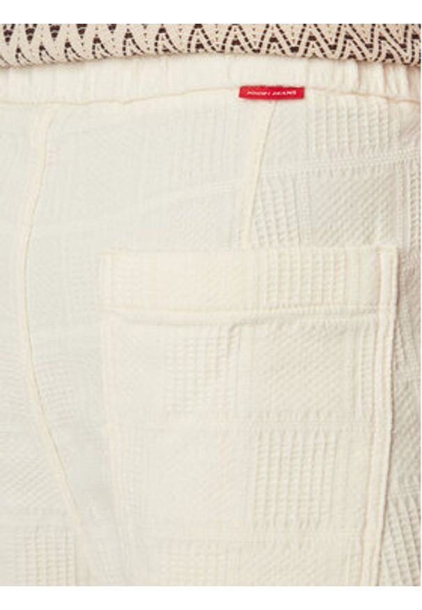 JOOP! Jeans Szorty materiałowe Riv-W 30102887 Kremowy Regular Fit. Kolor: kremowy. Materiał: bawełna