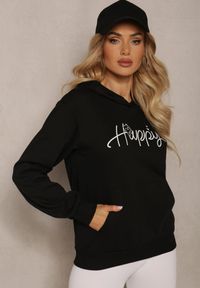 Renee - Czarna Bluza Ozdobiona Napisem z Kangurkową Kieszenią i Kapturem Hecconia. Kolor: czarny. Wzór: aplikacja, napisy