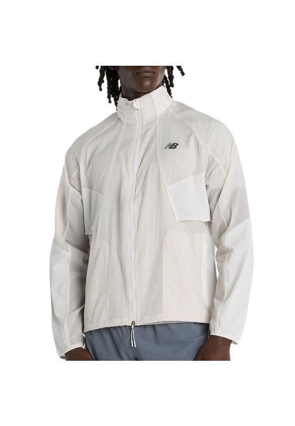 Kurtka męska New Balance MJ61U1I9GYM - szara. Kolor: szary. Materiał: materiał, nylon. Sezon: jesień, wiosna