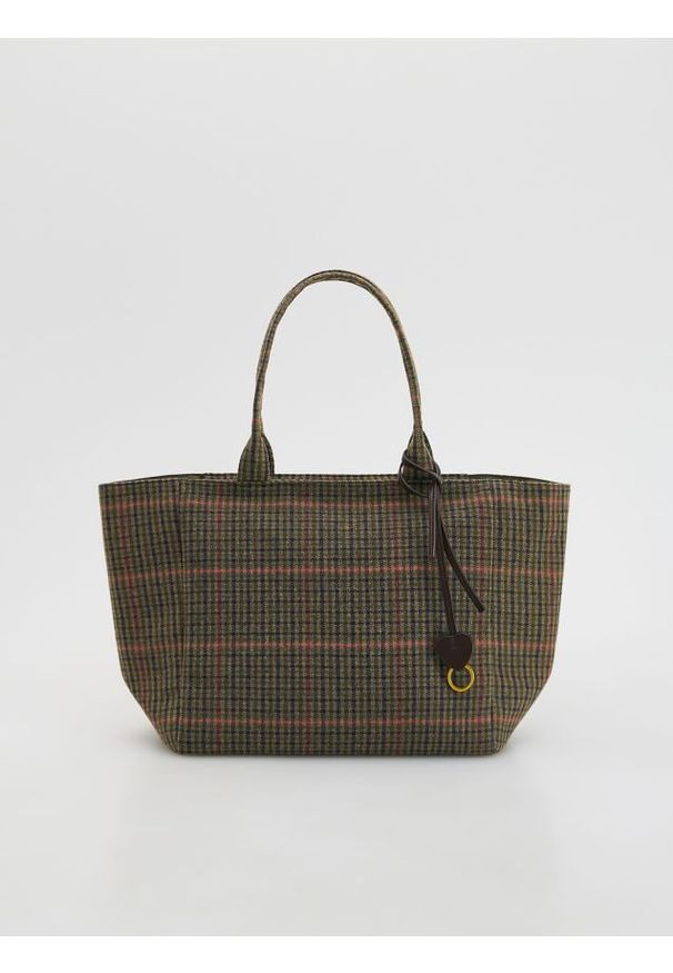 Reserved - Torebka shopper z zawieszką - wielobarwny. Styl: klasyczny