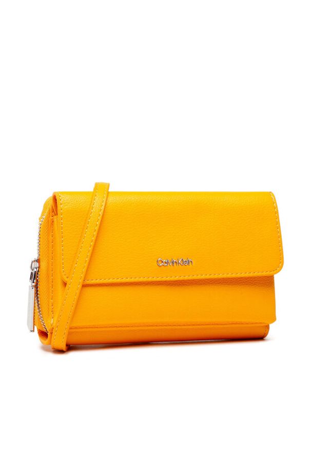 Calvin Klein Torebka Ck Must Mini Bag K60K609131 Pomarańczowy. Kolor: pomarańczowy. Materiał: skórzane