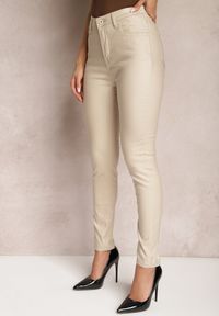 Renee - Beżowe Spodnie Skinny z Ekoskóry Zejomi. Stan: podwyższony. Kolor: beżowy. Materiał: skóra ekologiczna