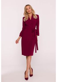 Stylove - Elegancka sukienka ołówkowa kopertowa z wiązaniem bordowa. Okazja: na spotkanie biznesowe, do pracy. Typ kołnierza: typu klepsydra, dekolt kopertowy, dekolt w kształcie V. Kolor: czerwony, brązowy, beżowy. Materiał: elastan, tkanina, poliester, wiskoza. Wzór: gładki. Typ sukienki: ołówkowe, kopertowe. Styl: elegancki. Długość: midi #6