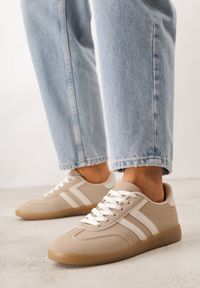 Renee - Beżowe Sneakersy Typu Klasyczne Tenisówki Kilice. Okazja: na co dzień, na randkę. Kolor: beżowy. Materiał: satyna, koronka #1
