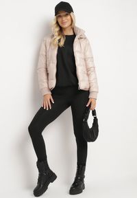 Born2be - Różowa Pikowana Kurtka z Odpinanym Kapturem Wydłużonym Tyłem i Ściągaczami Zinonia. Okazja: na co dzień. Kolor: różowy. Materiał: jeans, skóra, wełna. Sezon: zima, jesień. Styl: elegancki, casual #6